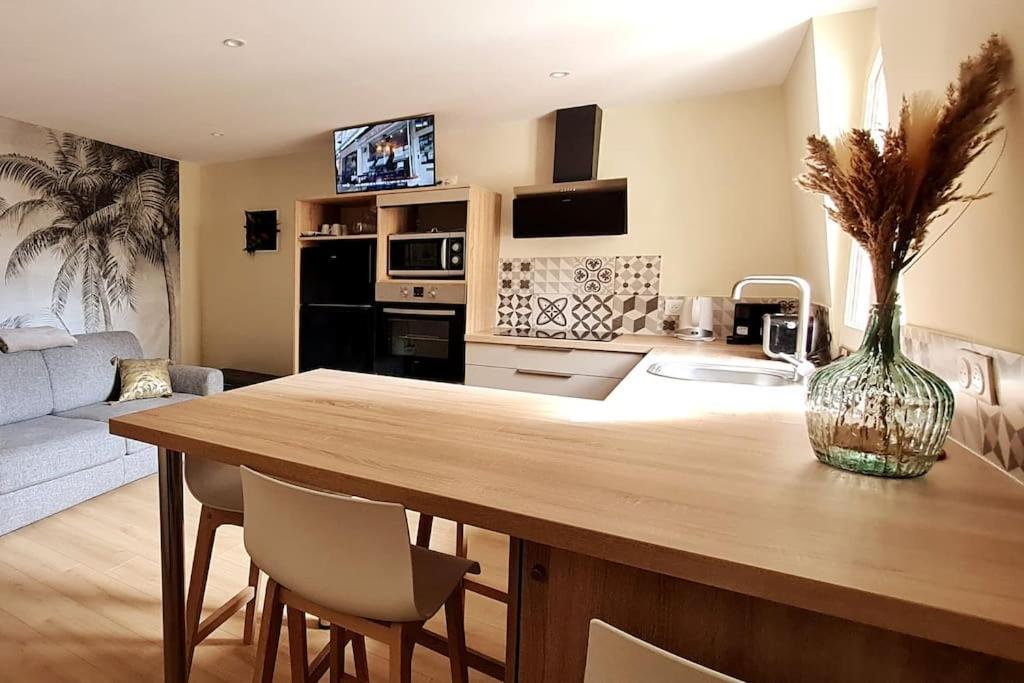 Апартаменты Chez Jules - Duplex - Centre - Hospices Бон Экстерьер фото